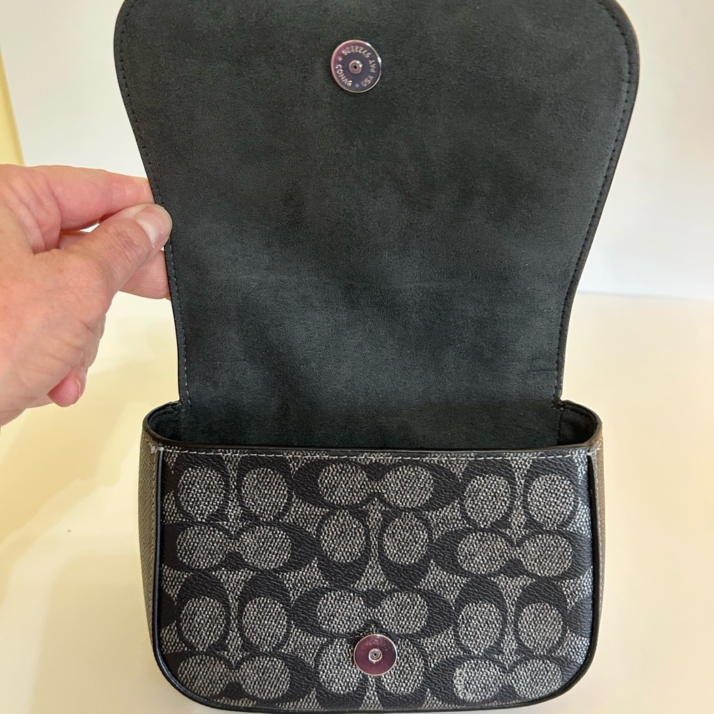 Coach top handle bag crossbody in signature design black and silver. - Picture 5 of 9